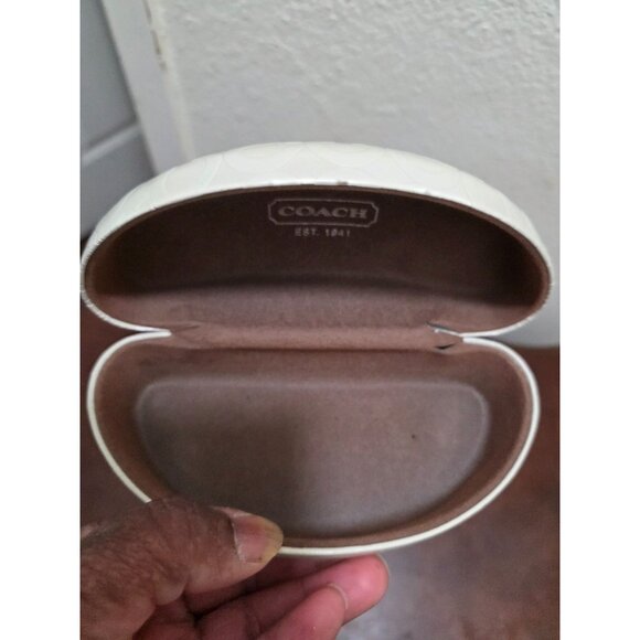 Coach Ivory Hard Shell Eyeglass Case Embossed Signature Pattern - Picture 6 of 7